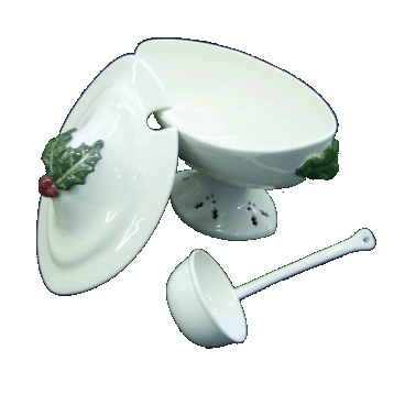Holly Oval Sauce Boat and Ladle